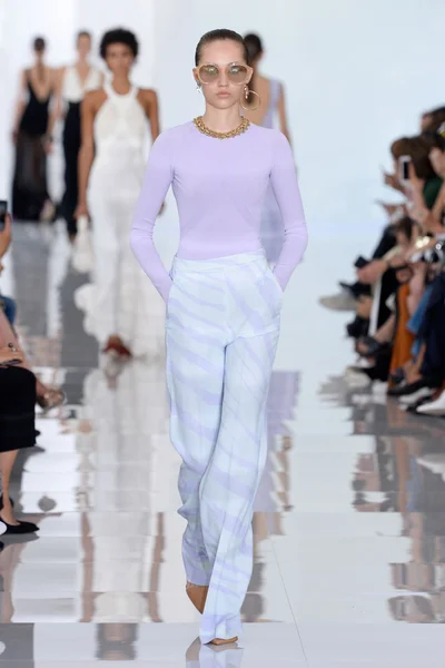 Look 27